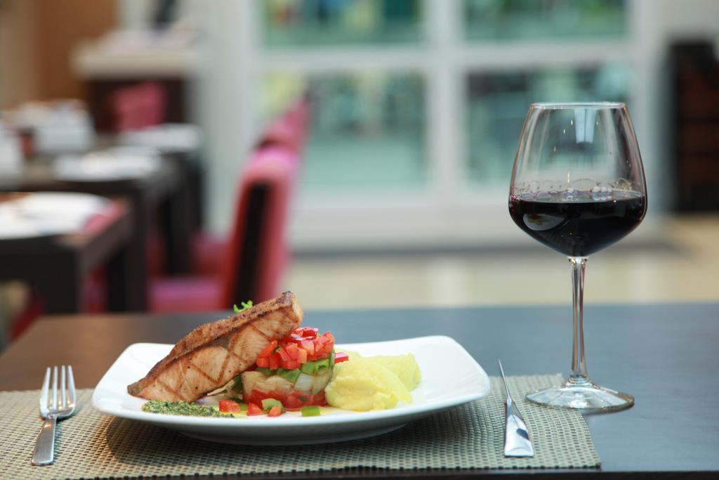 Mercure Hanoi La Gare Hotel Екстер'єр фото